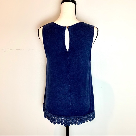 Altar’d State Sleeveless Navy Top Medium - Picture 4 of 5